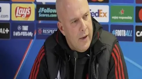 重磅外援双星闪耀首战，斯卢茨基新阵型挑战日本豪门，上海申花能否逆袭夺冠之战？！